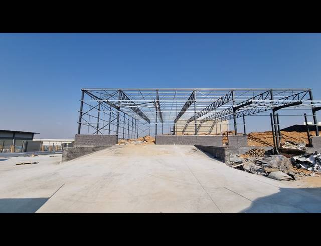 2,406M² WAREHOUSE TO LET IN POMONA